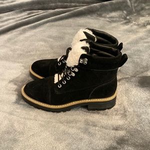black winter boots